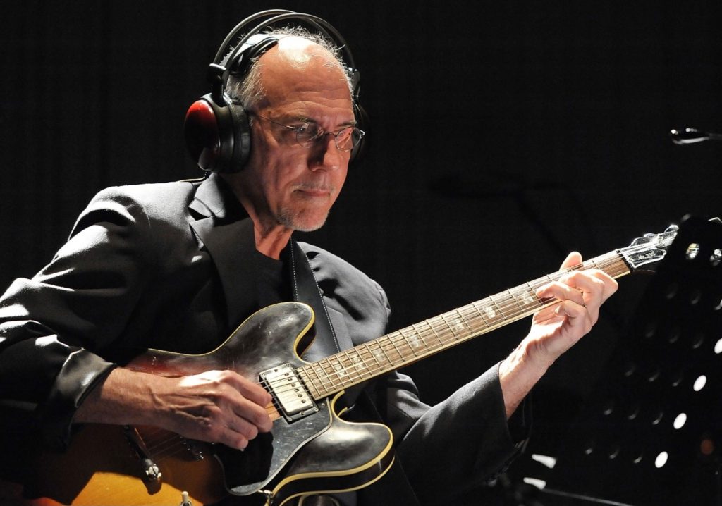 Larry Carlton